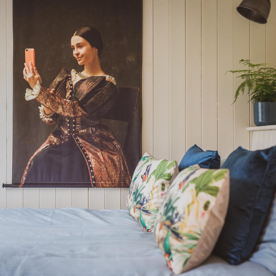 Hidden Wood Glamping And The Hideaway Cabin Warminster Exteriér fotografie